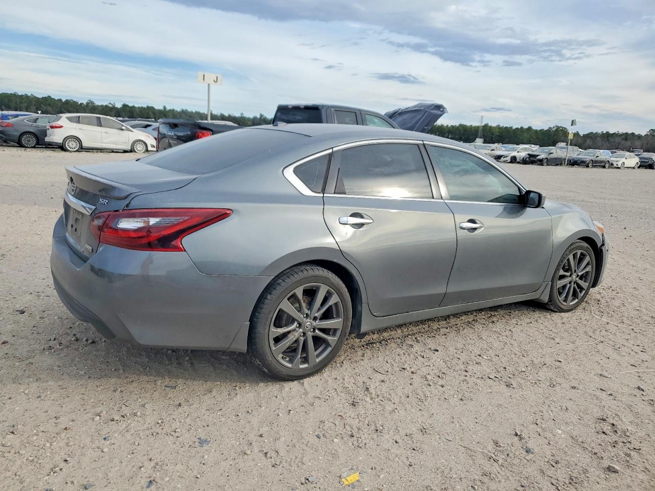 2018 NISSAN ALTIMA photo 3