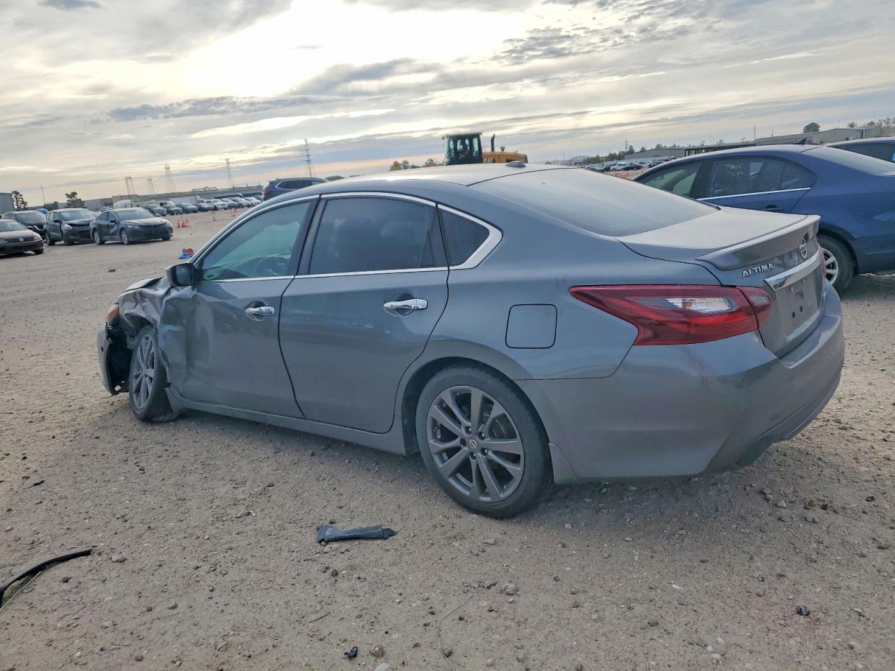 2018 NISSAN ALTIMA photo 2