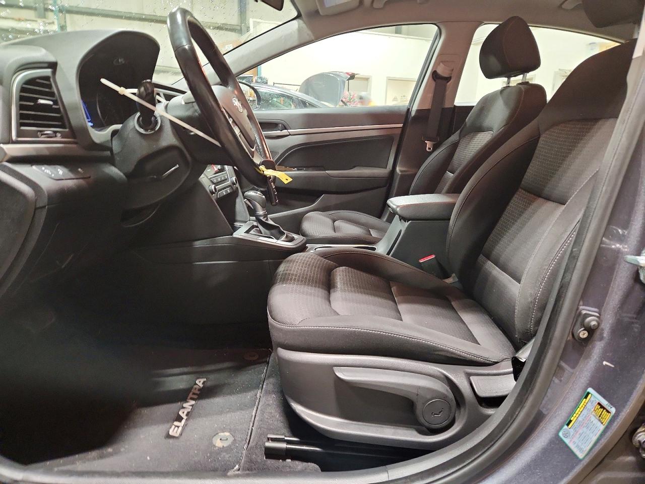 2017 HYUNDAI ELANTRA SE photo 7
