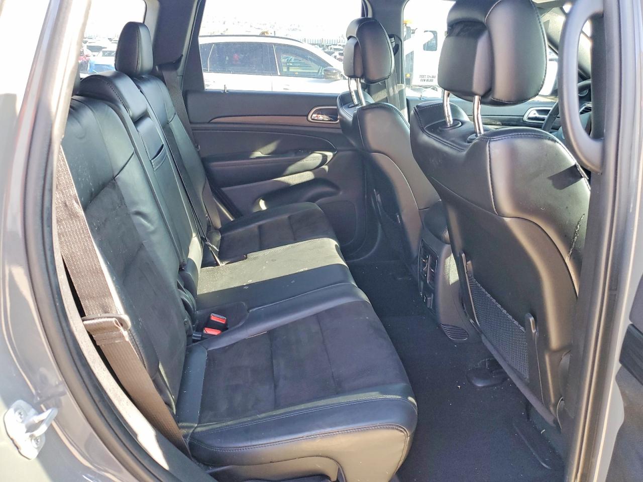 2019 JEEP GRAND CHEROKEE LAREDO photo 11