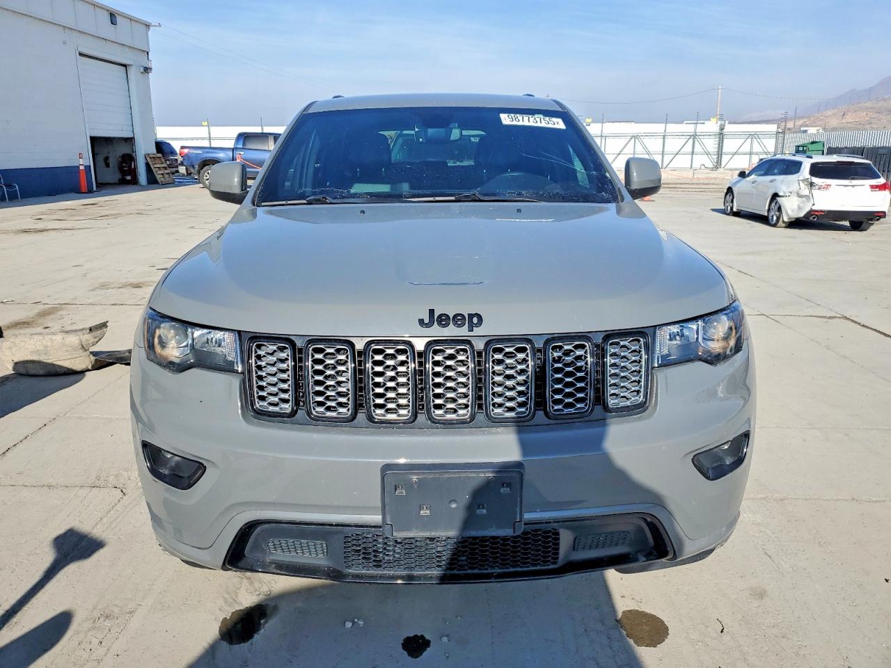 2019 JEEP GRAND CHEROKEE LAREDO photo 5