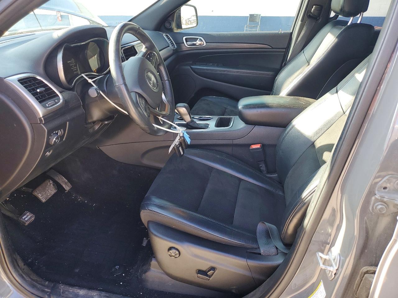 2019 JEEP GRAND CHEROKEE LAREDO photo 7