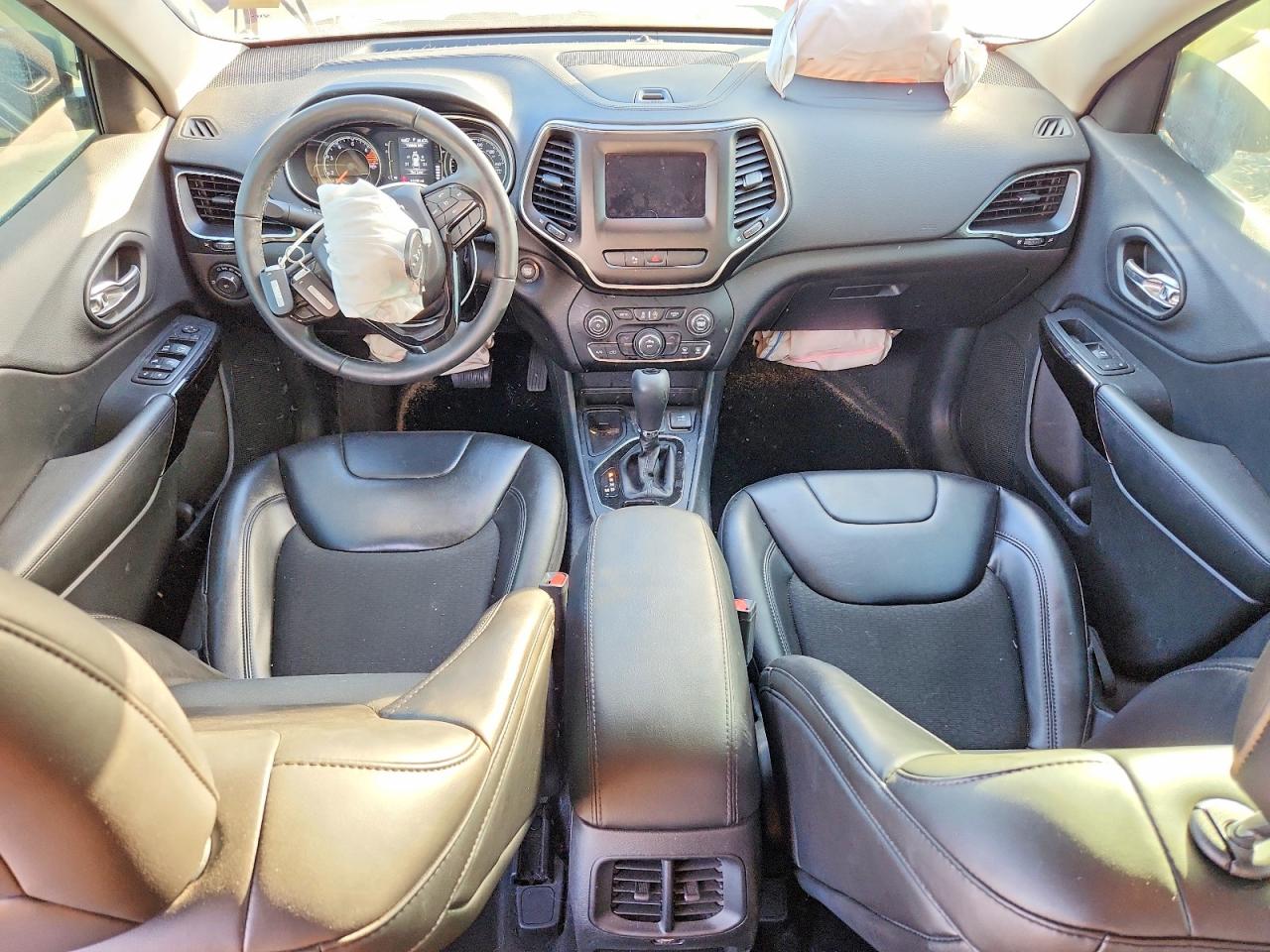2019 JEEP CHEROKEE LATITUDE PLUS photo 15