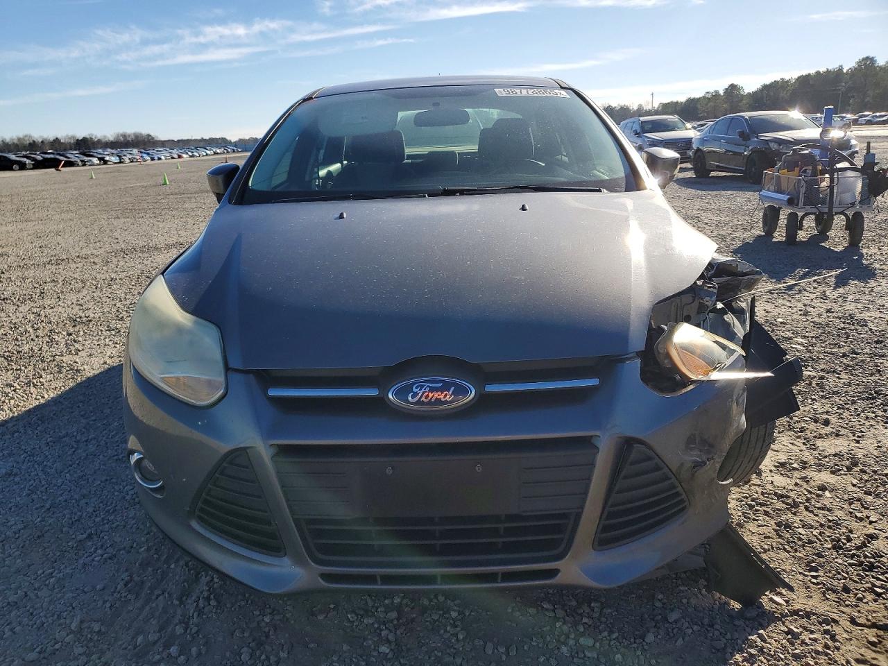 2014 FORD FOCUS SE photo 5