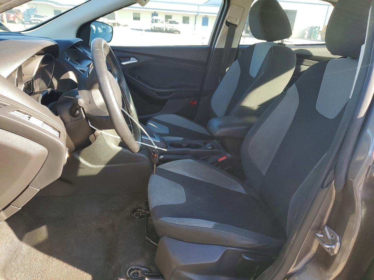 2014 FORD FOCUS SE photo 7