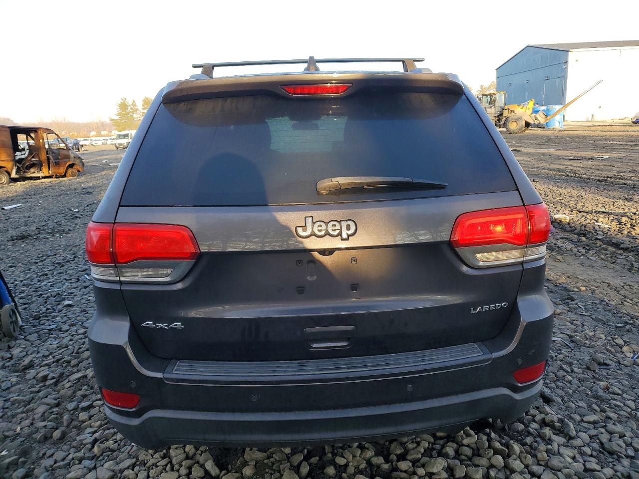 2019 JEEP GRAND CHEROKEE LAREDO photo 11