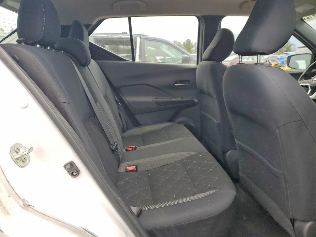 2019 NISSAN KICKS S photo 11