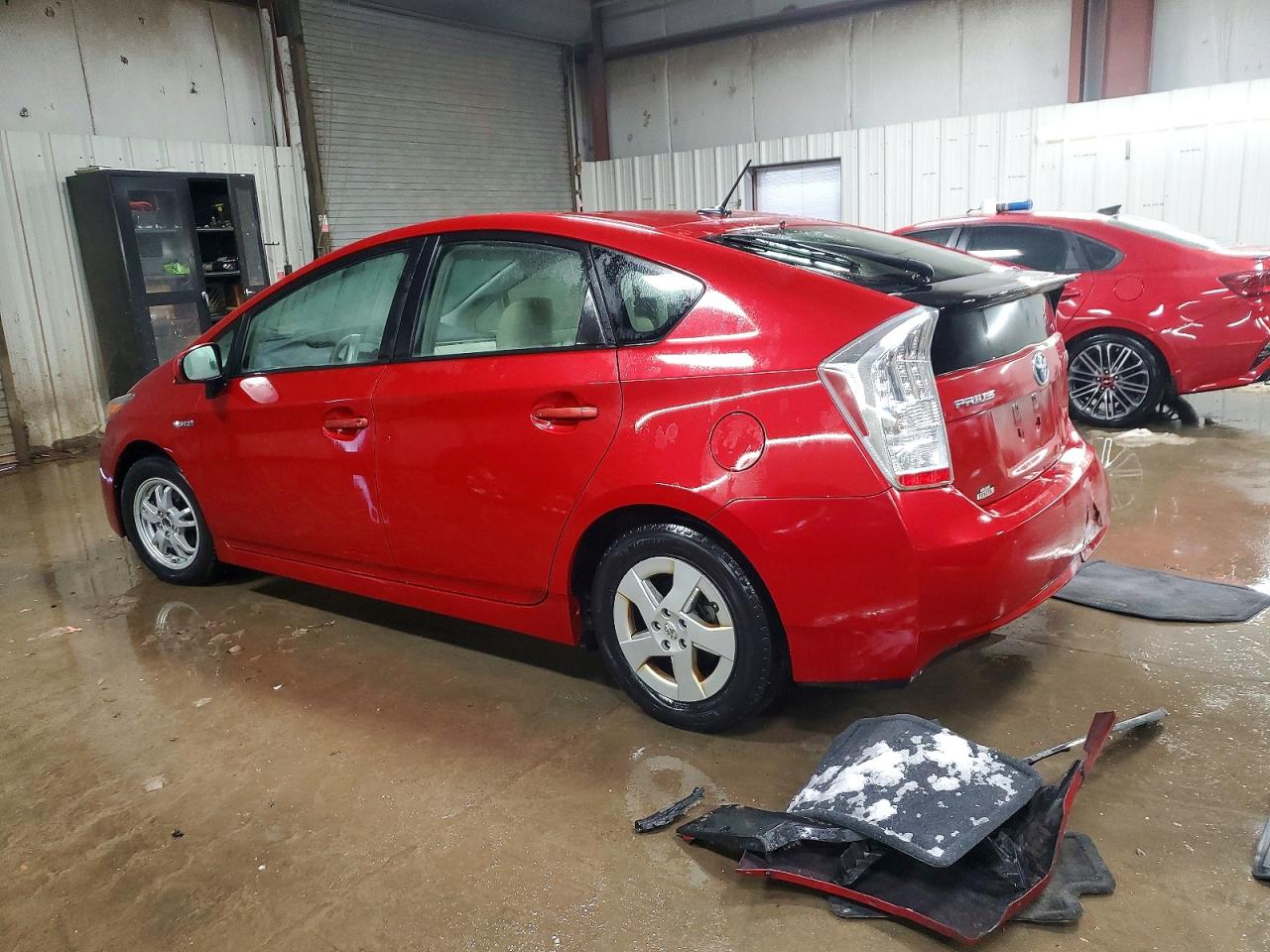 2010 TOYOTA PRIUS photo 2