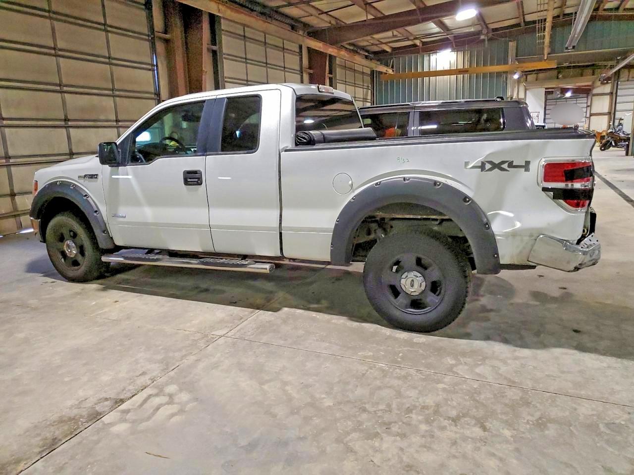 2011 FORD F150 SUPER CAB photo 2