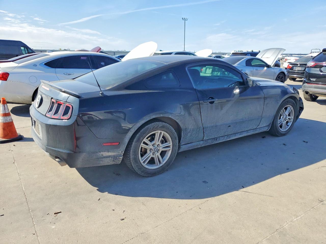 2013 FORD MUSTANG photo 5