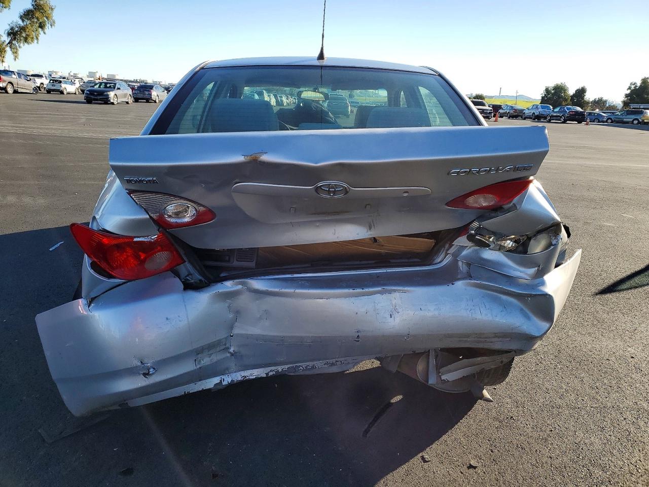 2005 TOYOTA COROLLA CE photo 6