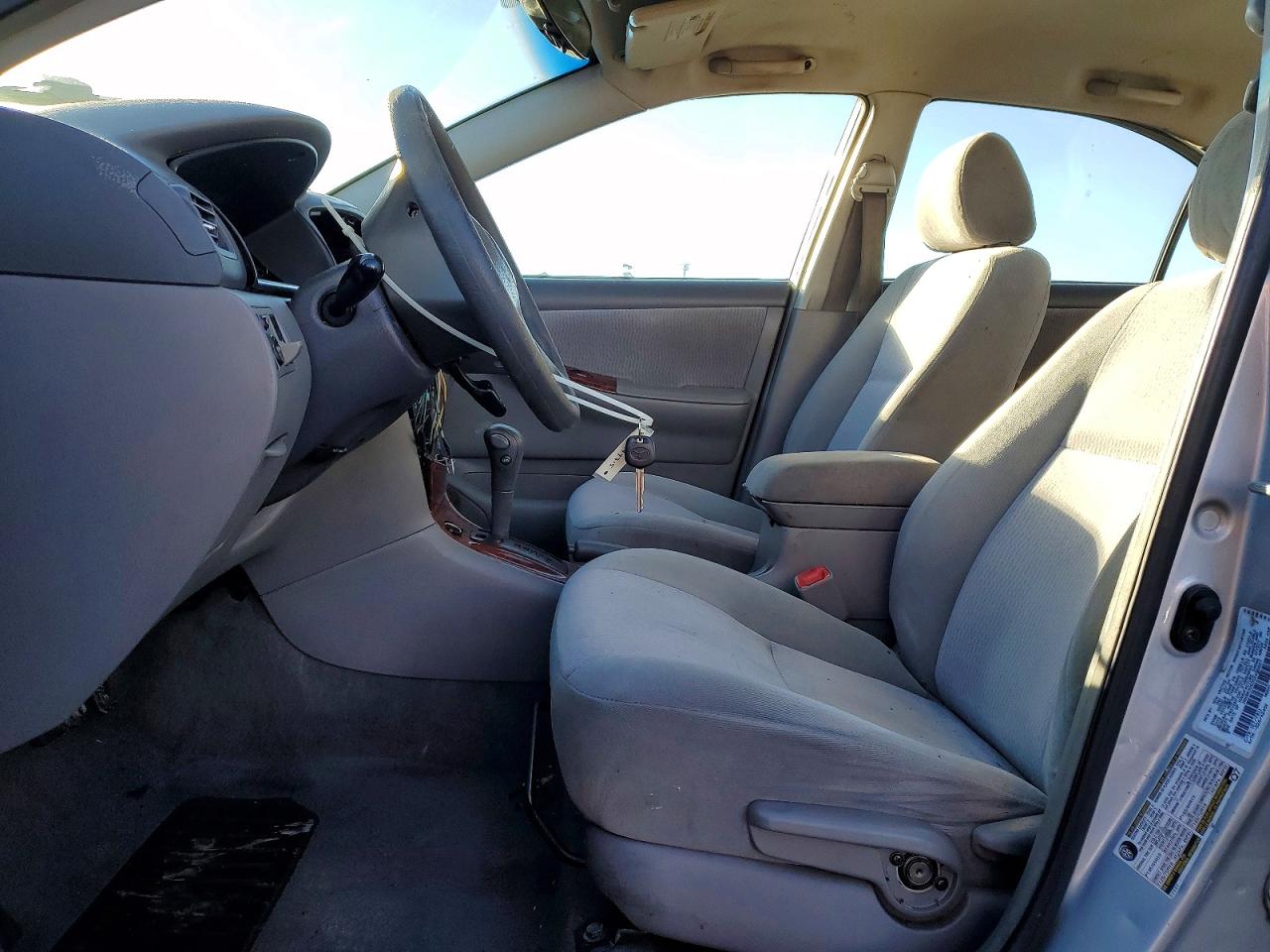 2005 TOYOTA COROLLA CE photo 7