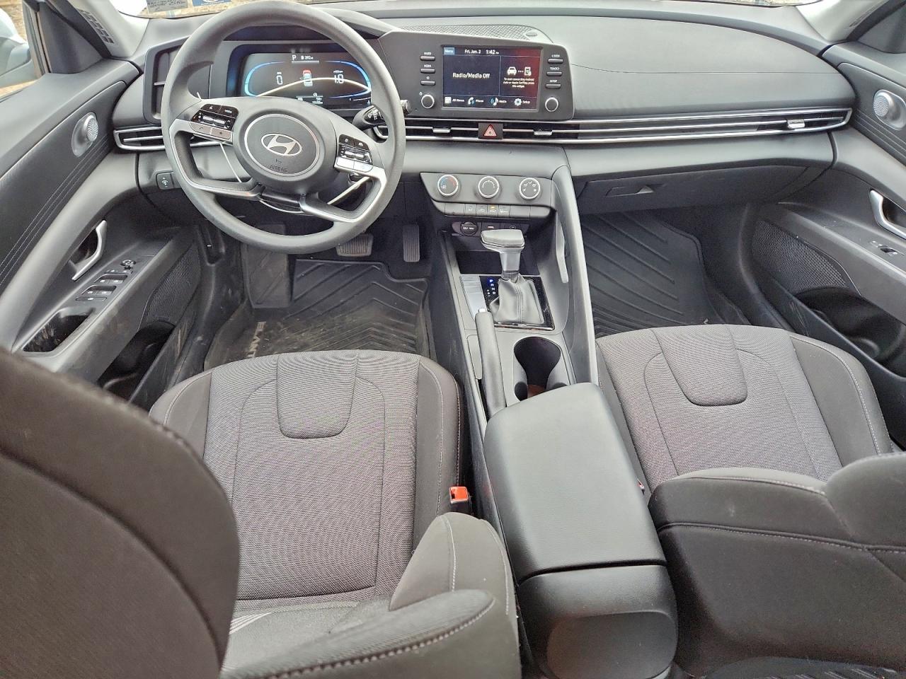 2024 HYUNDAI ELANTRA SE photo 8