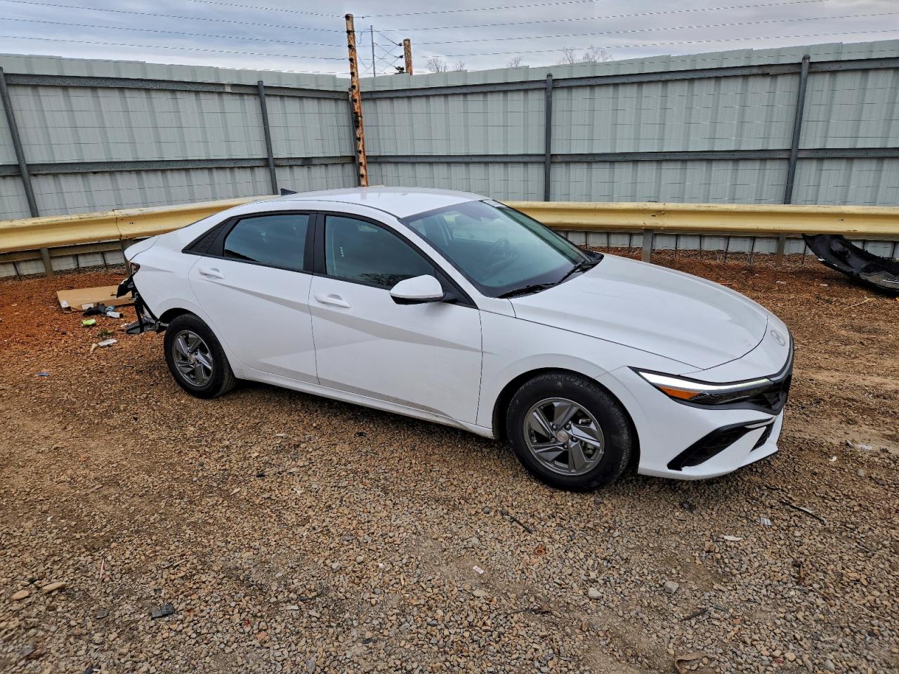 2024 HYUNDAI ELANTRA SE photo 4