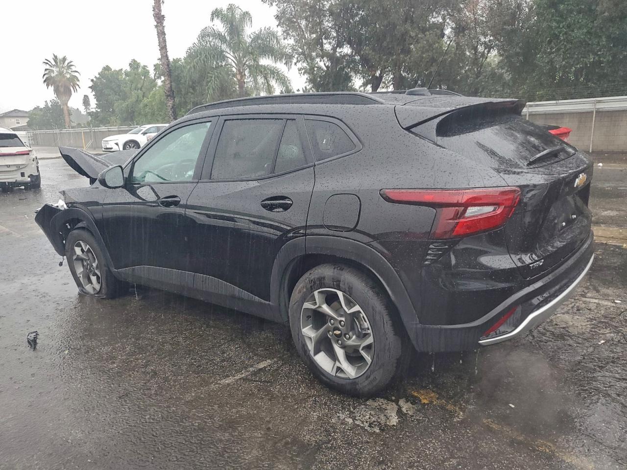 2025 CHEVROLET TRAX 1LT photo 2