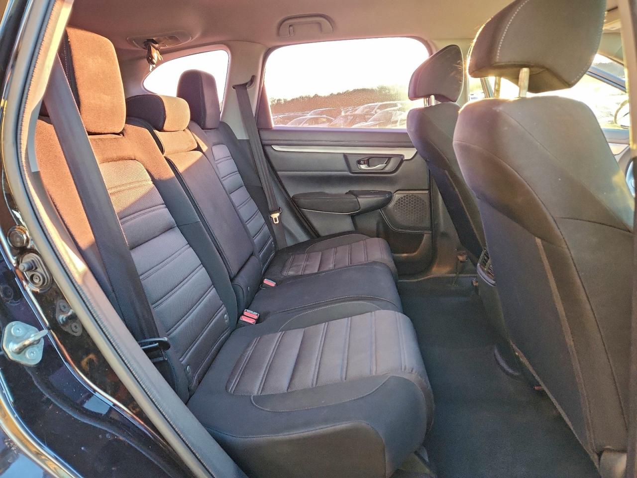 2018 HONDA CR-V LX photo 11
