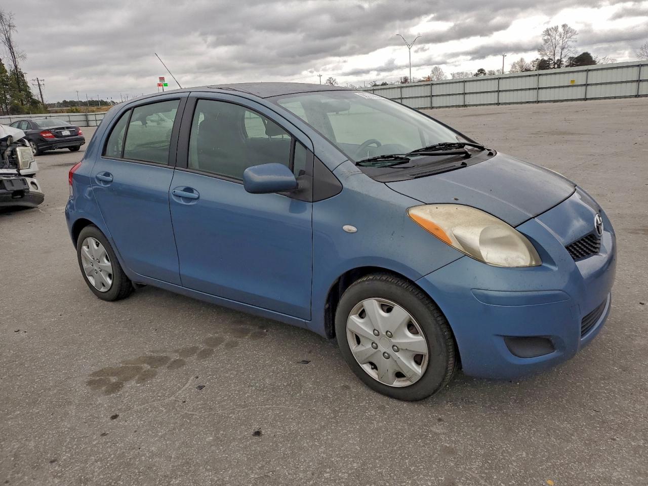 2009 TOYOTA YARIS photo 7