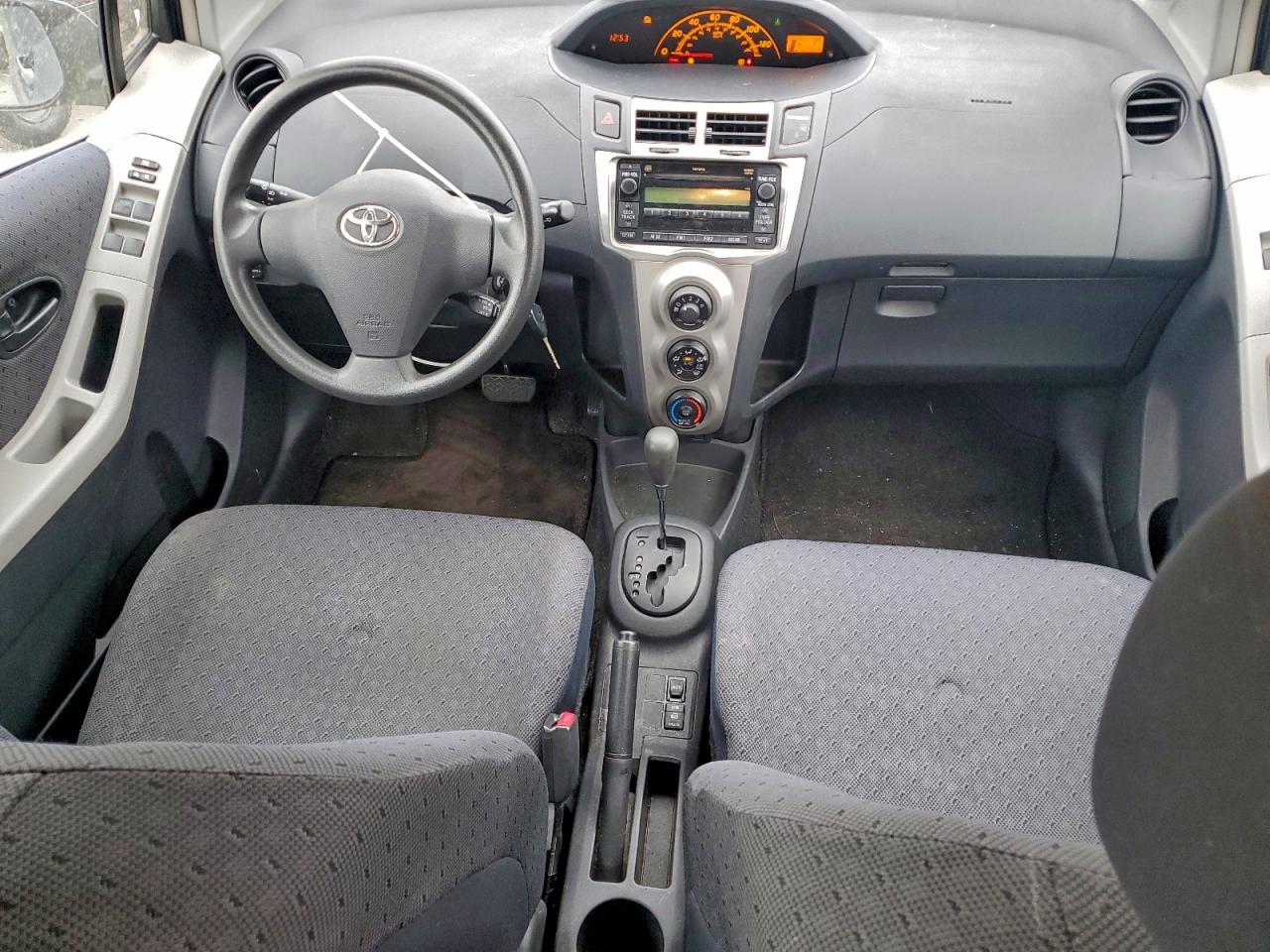 2009 TOYOTA YARIS photo 15