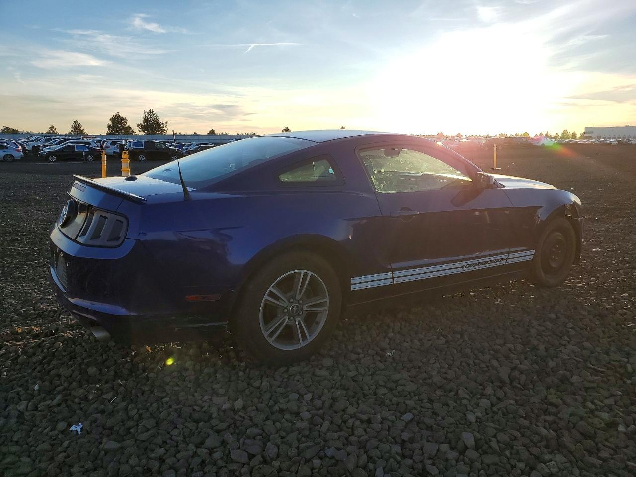 2013 FORD MUSTANG photo 3