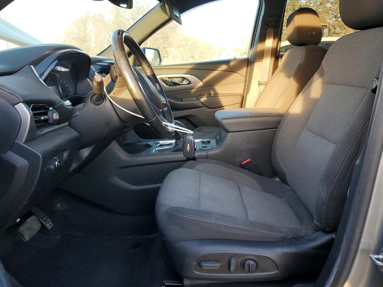 2023 CHEVROLET TRAVERSE LT photo 7