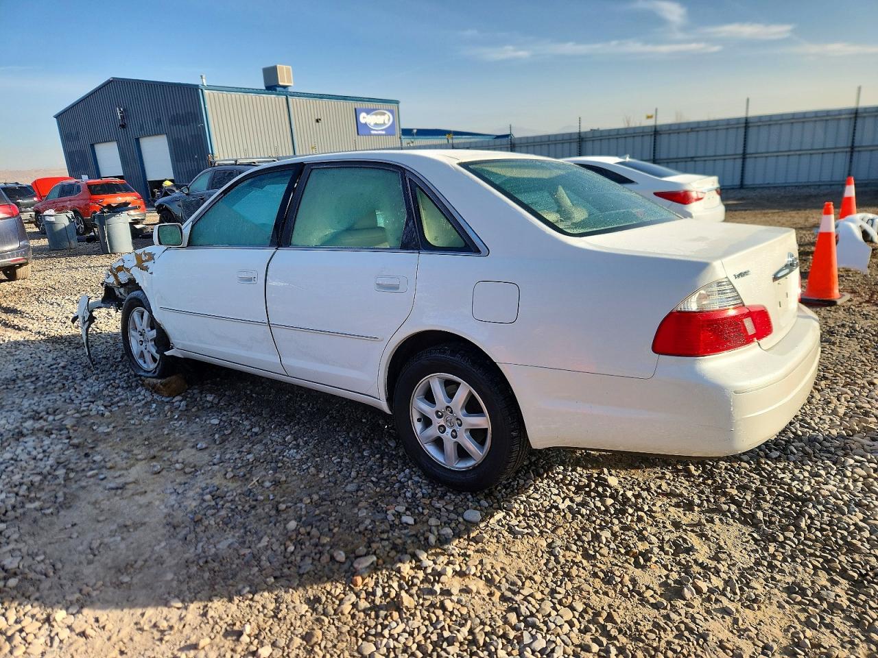 2003 TOYOTA AVALON XL photo 2