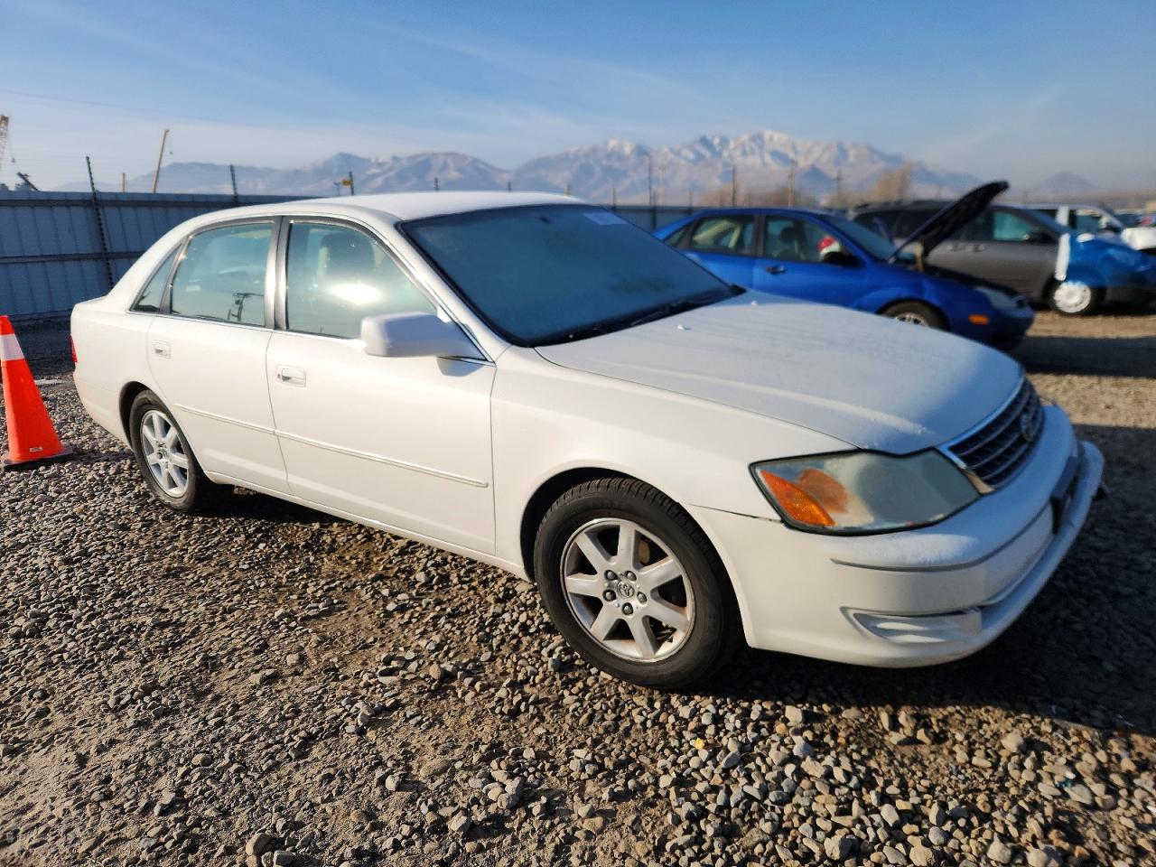 2003 TOYOTA AVALON XL photo 4