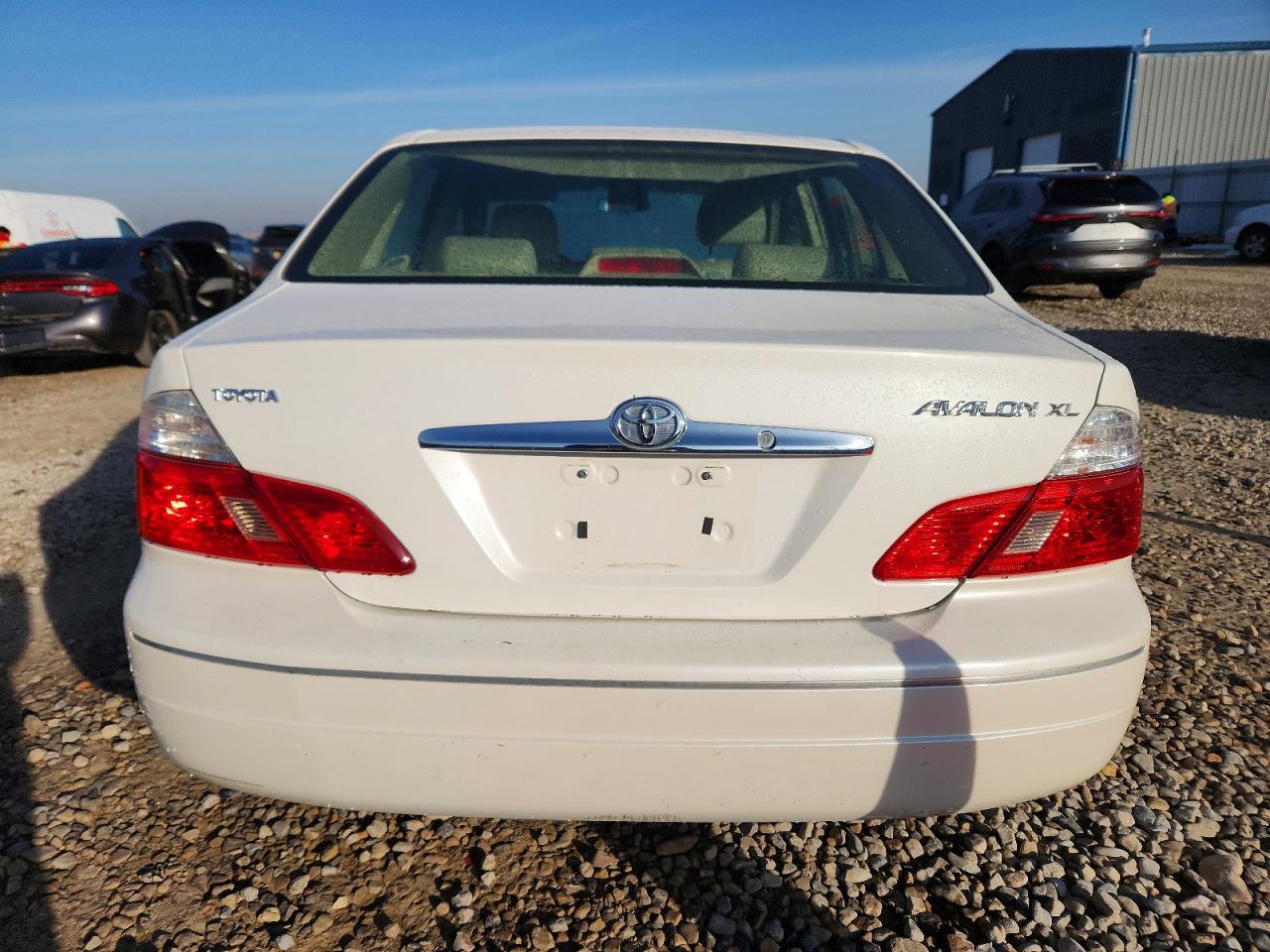2003 TOYOTA AVALON XL photo 6