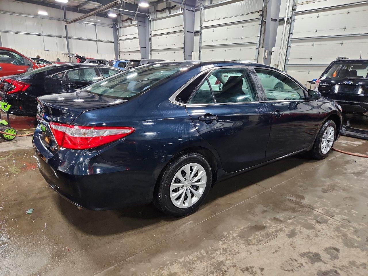 2017 TOYOTA CAMRY LE photo 3