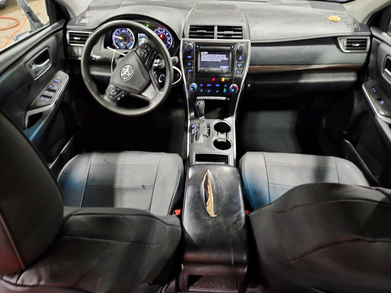 2017 TOYOTA CAMRY LE photo 8
