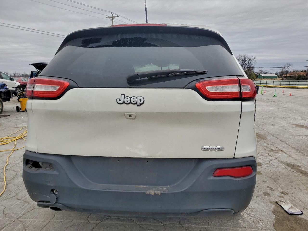 2015 JEEP CHEROKEE LATITUDE photo 6