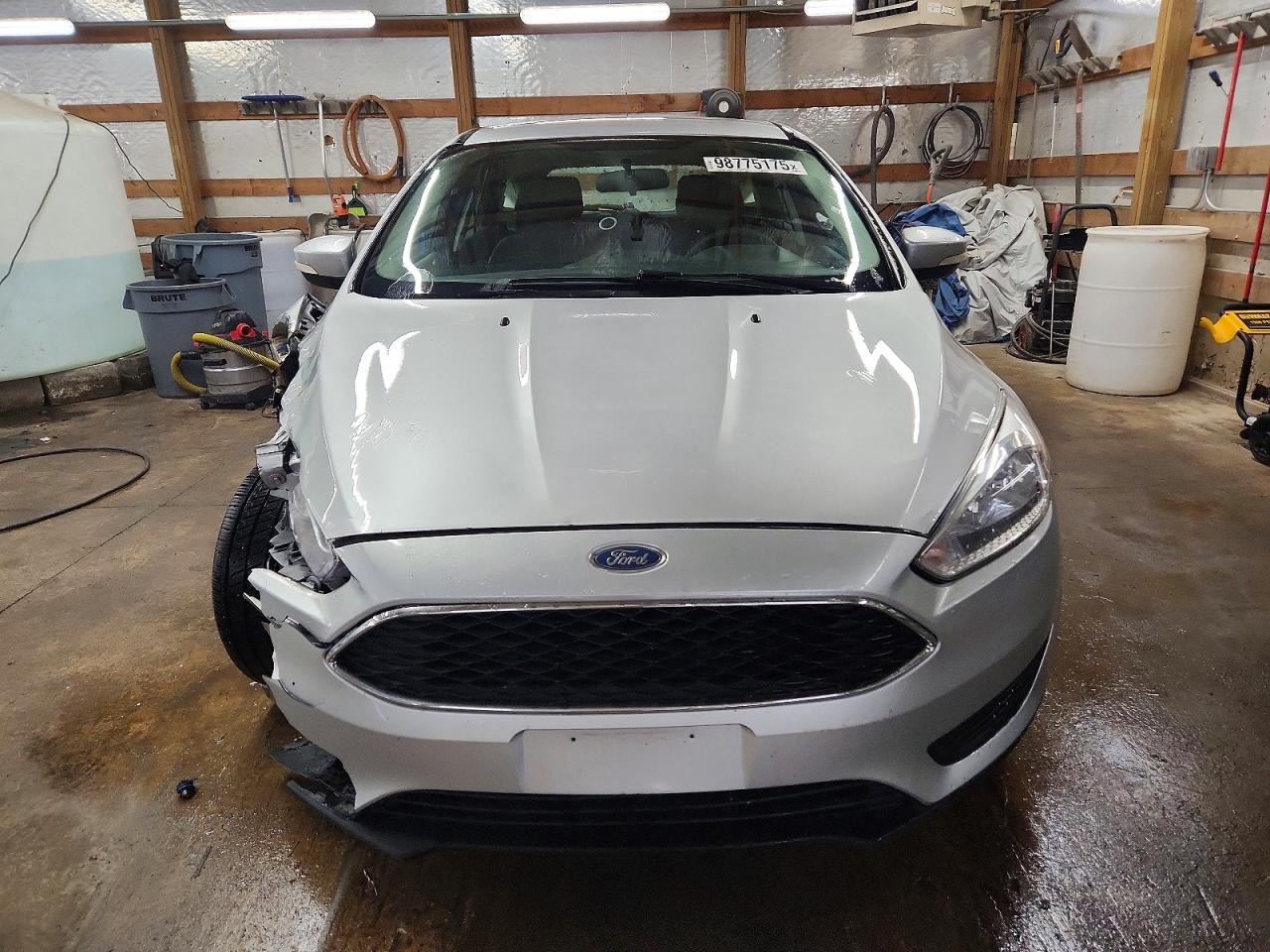 2018 FORD FOCUS SE photo 5