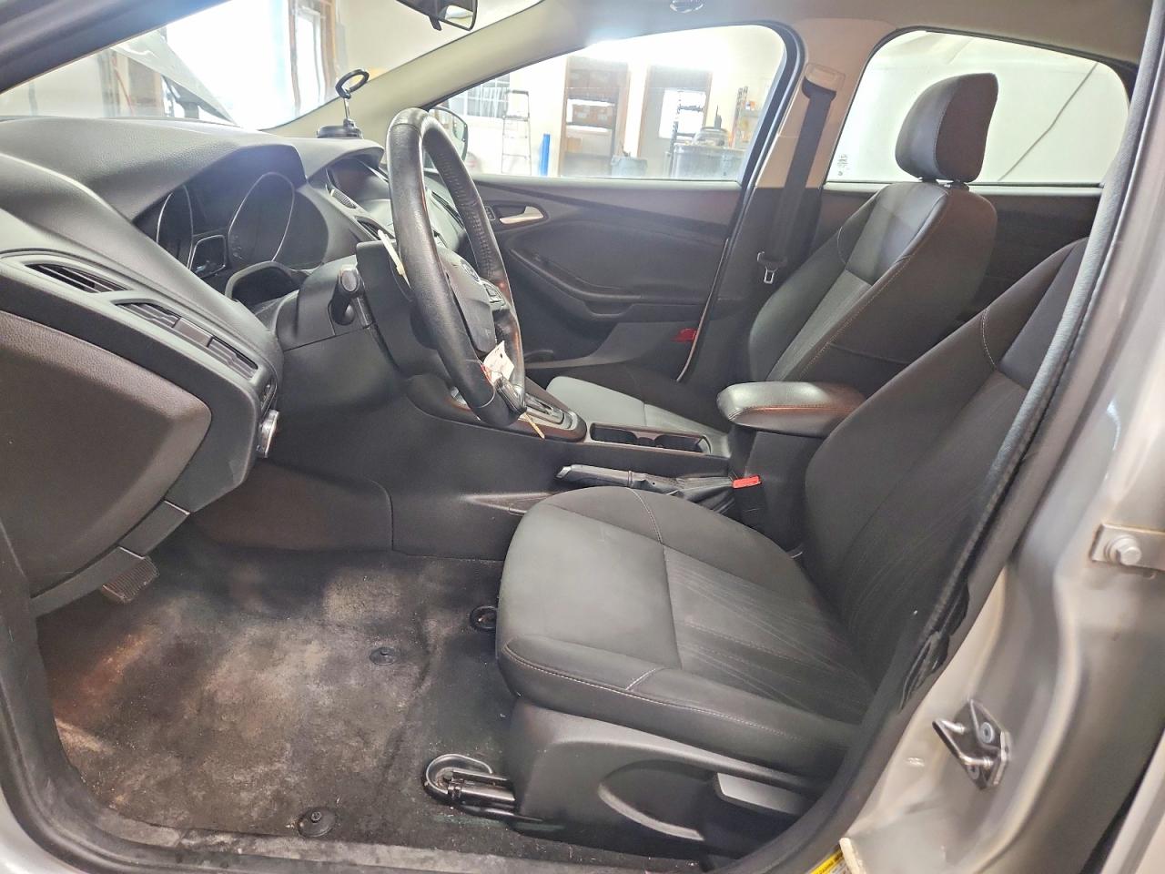 2018 FORD FOCUS SE photo 7