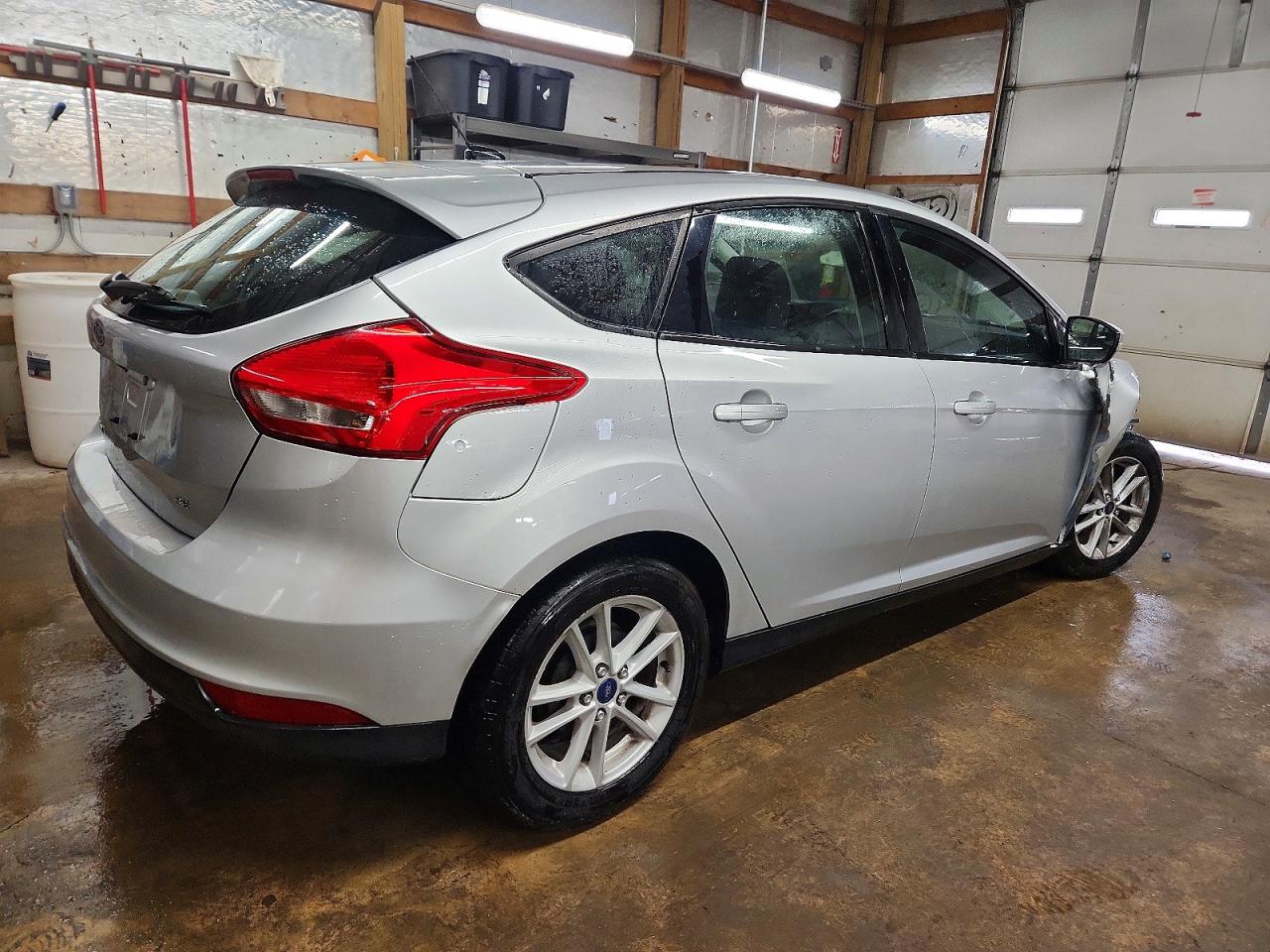 2018 FORD FOCUS SE photo 3