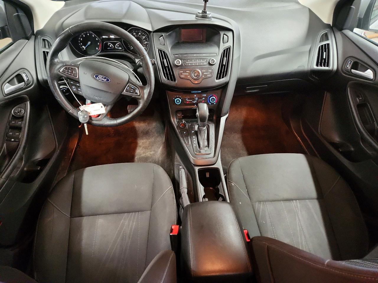 2018 FORD FOCUS SE photo 8