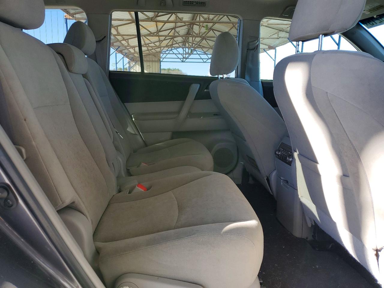2013 TOYOTA HIGHLANDER BASE photo 10