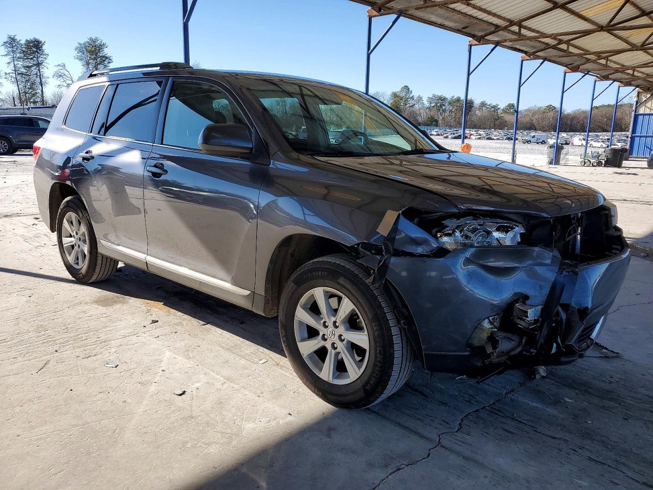 2013 TOYOTA HIGHLANDER BASE photo 4