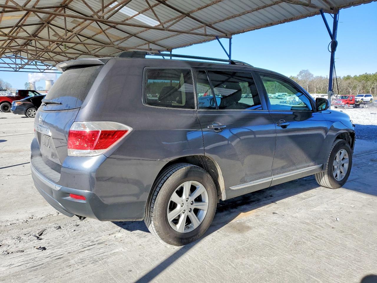 2013 TOYOTA HIGHLANDER BASE photo 3