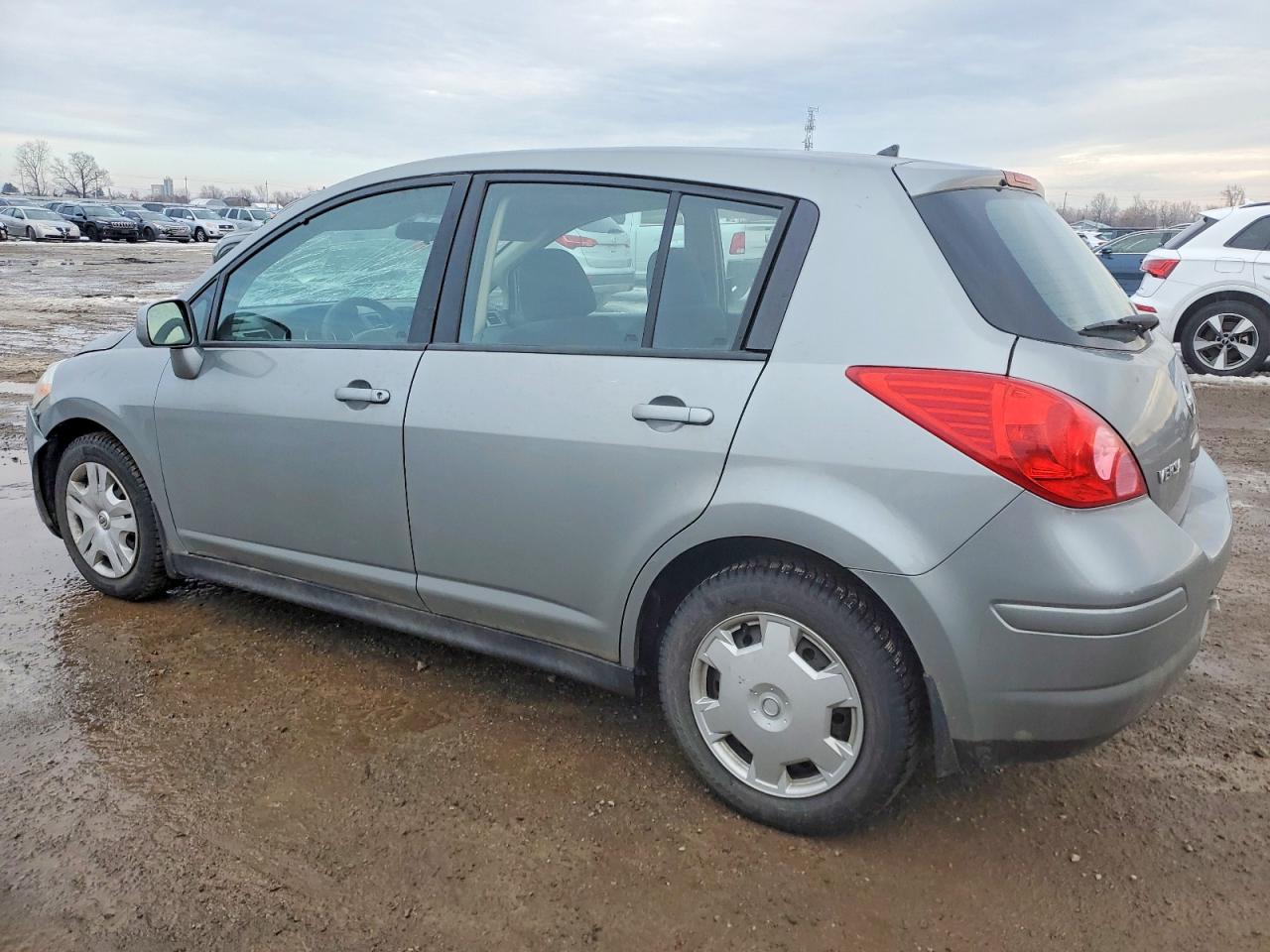 2011 NISSAN VERSA S photo 2