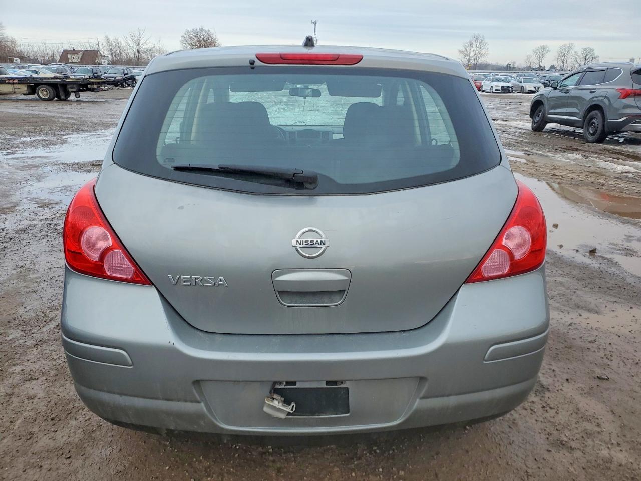2011 NISSAN VERSA S photo 6