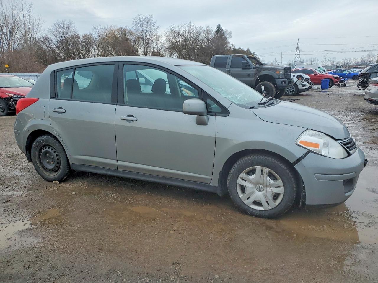 2011 NISSAN VERSA S photo 4