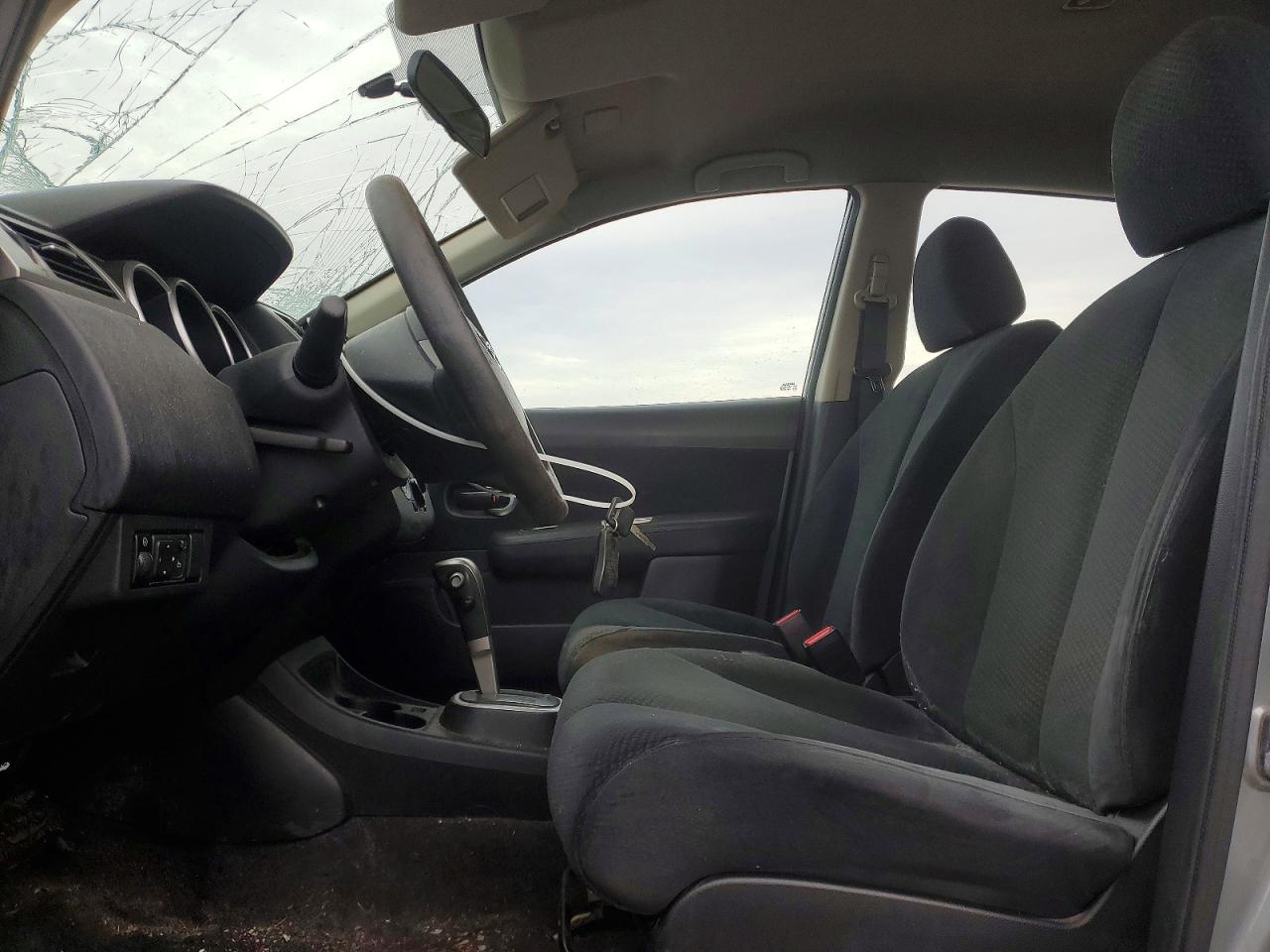 2011 NISSAN VERSA S photo 7