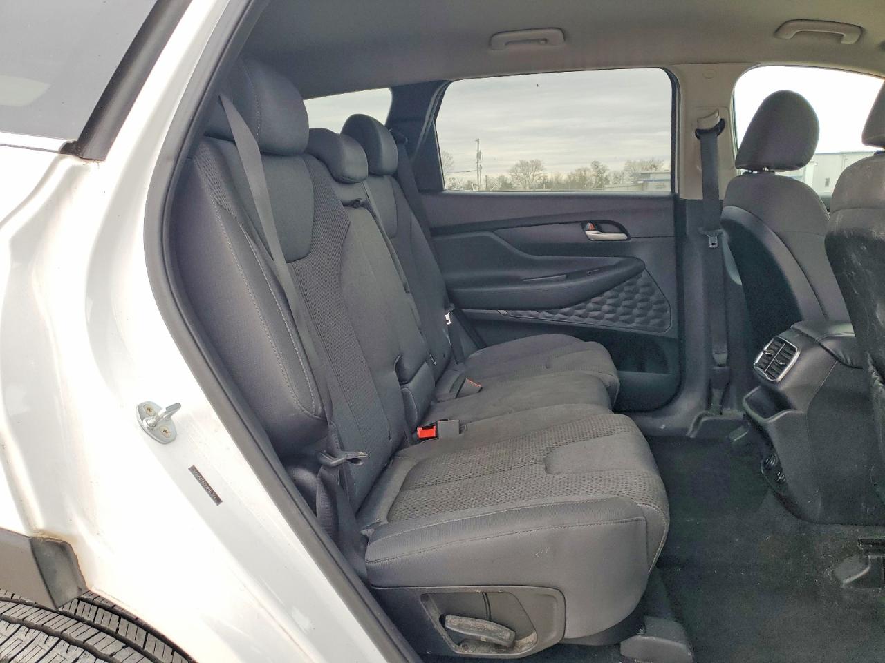 2019 HYUNDAI SANTA FE SE photo 11