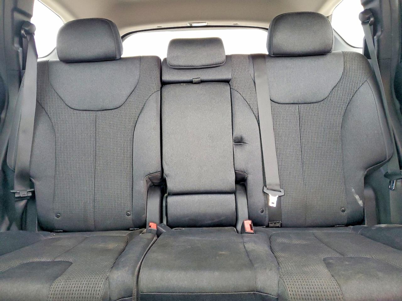 2019 HYUNDAI SANTA FE SE photo 10