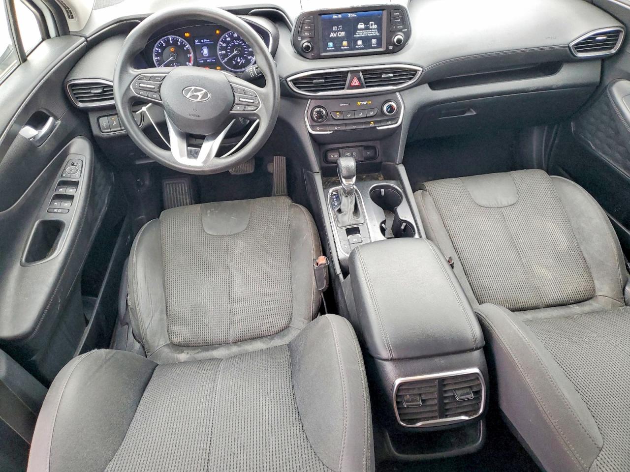 2019 HYUNDAI SANTA FE SE photo 8