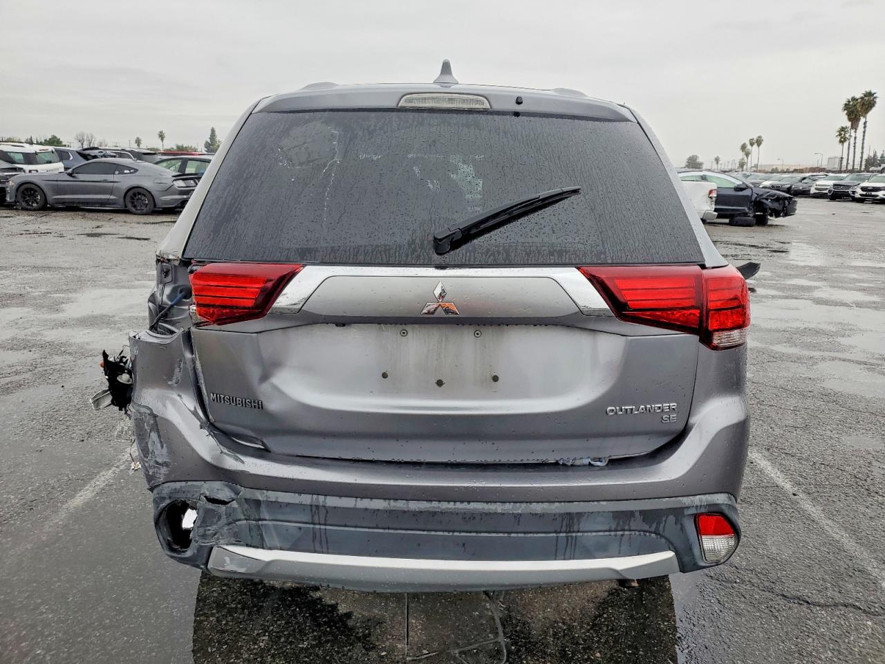 2018 MITSUBISHI OUTLANDER SE photo 11