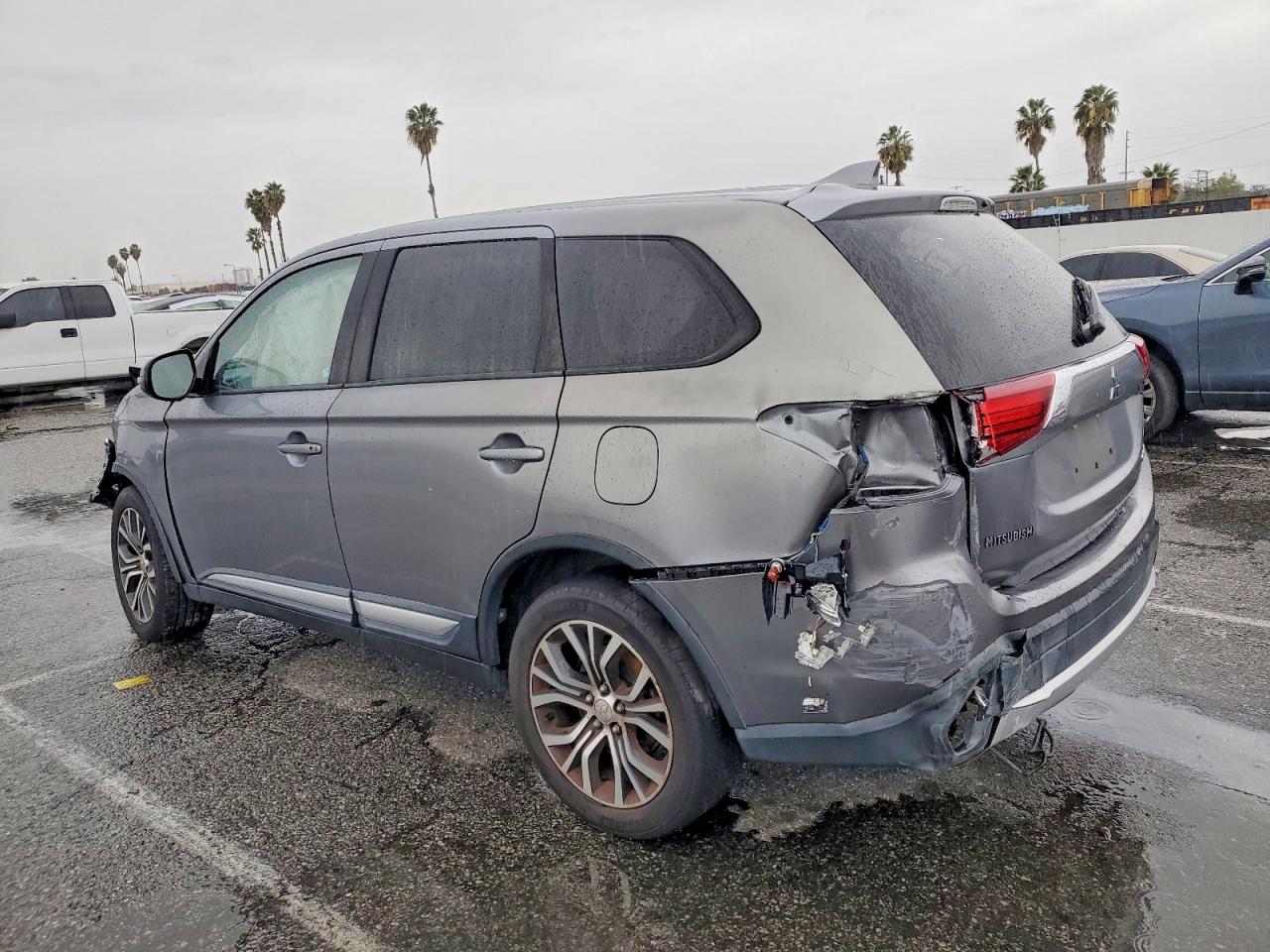 2018 MITSUBISHI OUTLANDER SE photo 3