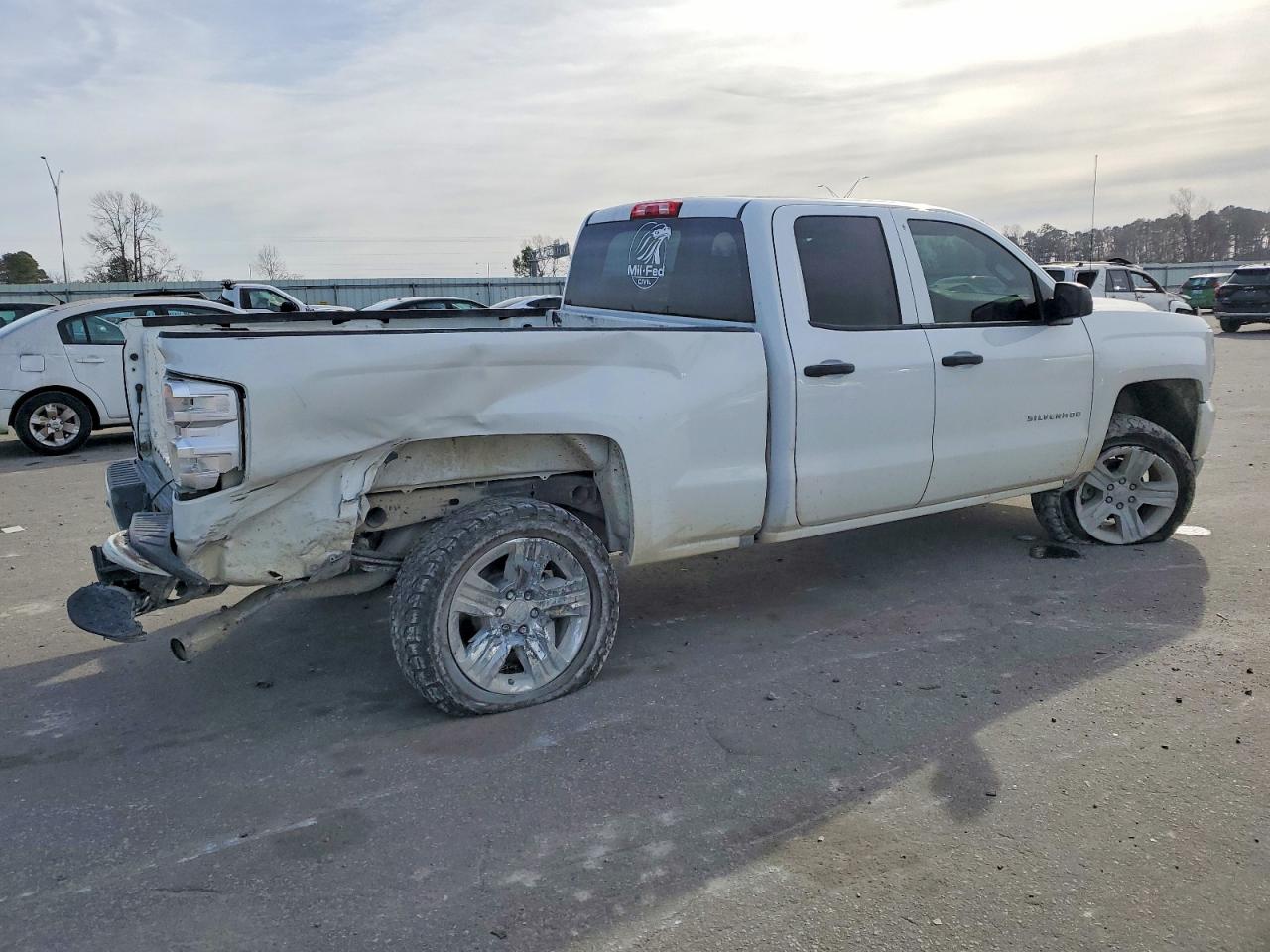 2017 CHEVROLET SILVERADO C1500 CUSTOM photo 3