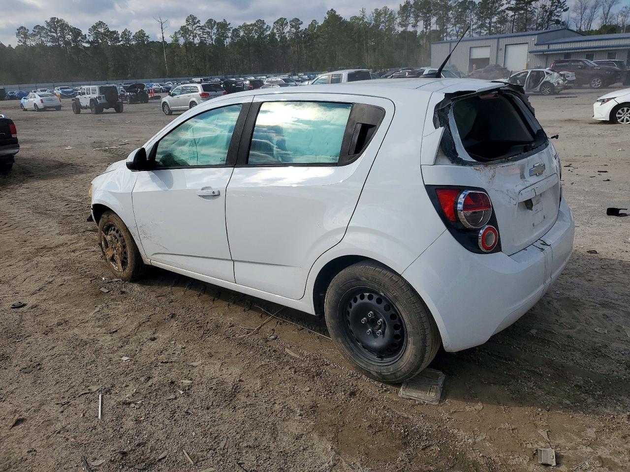 2014 CHEVROLET SONIC LS photo 2