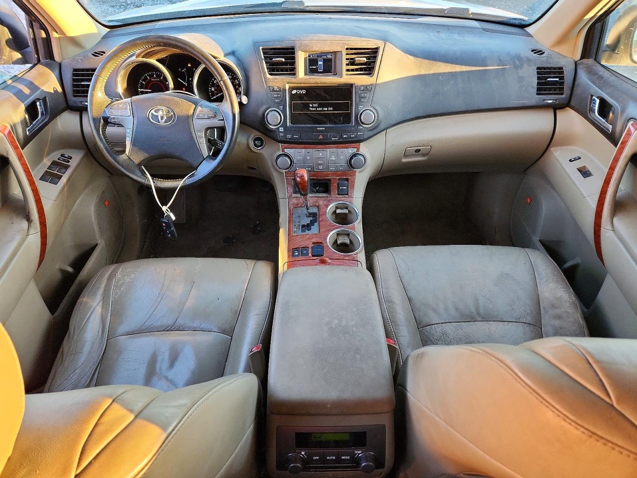2010 TOYOTA HIGHLANDER LIMITED photo 8