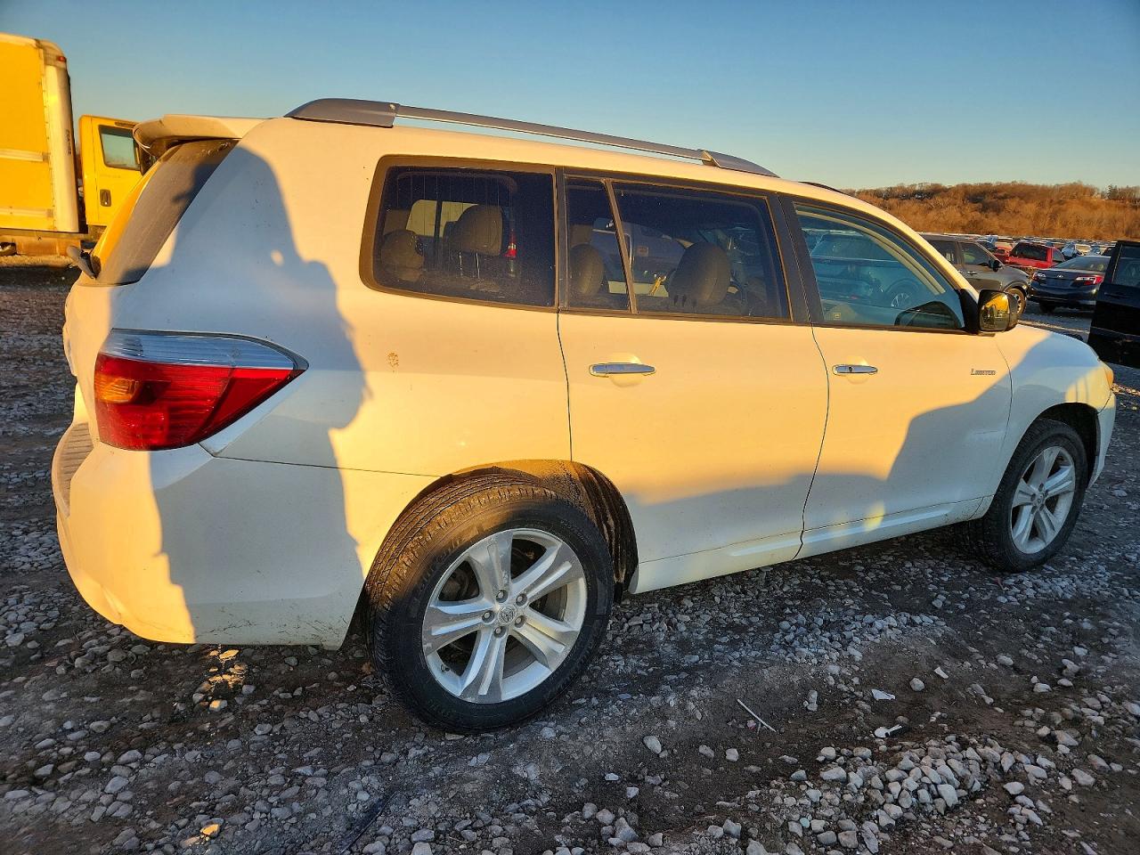 2010 TOYOTA HIGHLANDER LIMITED photo 3